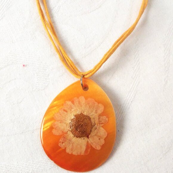 Sunny Yellow Flower Mother of Pearl Necklace - Picture 1 of 4